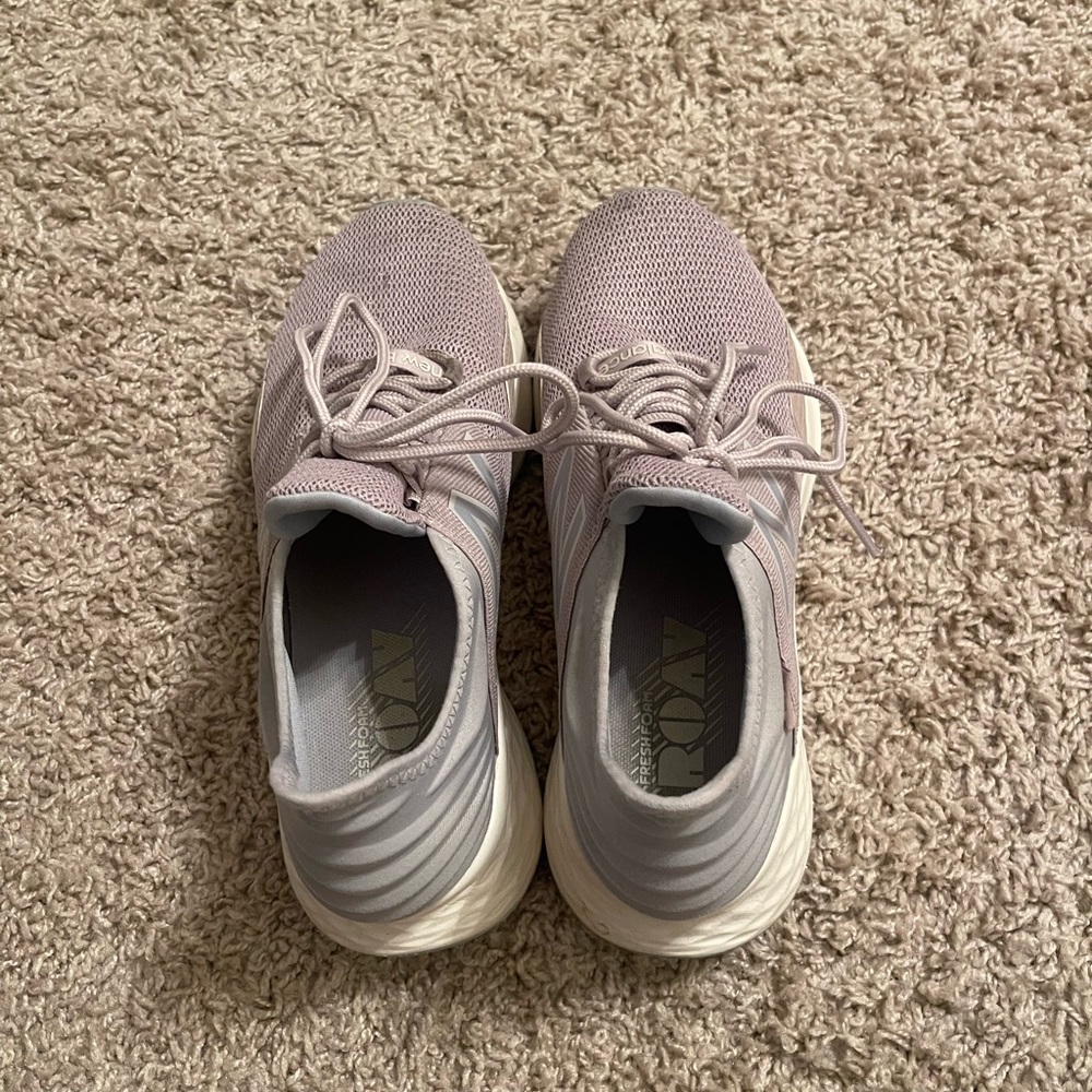 New Balance tennis shoes